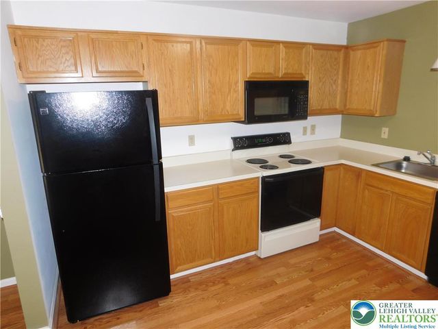 12 Freedom Terrace, Palmer Twp, PA 18045