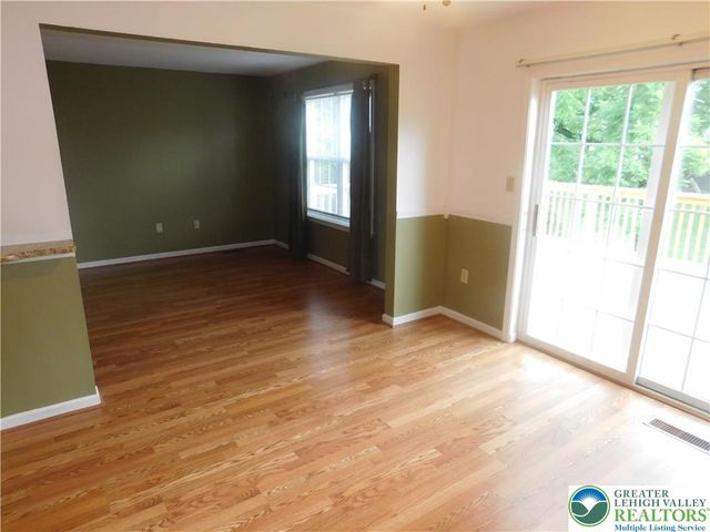 12 Freedom Terrace, Palmer Twp, PA 18045