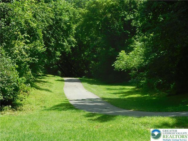 12 Freedom Terrace, Palmer Twp, PA 18045