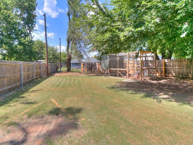 2202 Louise Lane, Norman, OK 73071