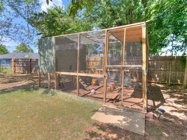 2202 Louise Lane, Norman, OK 73071