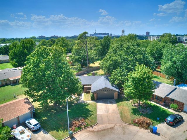 2202 Louise Lane, Norman, OK 73071