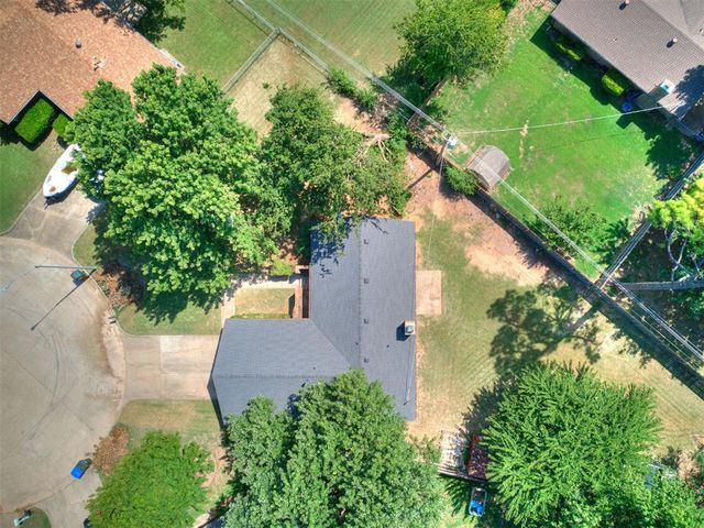 2202 Louise Lane, Norman, OK 73071