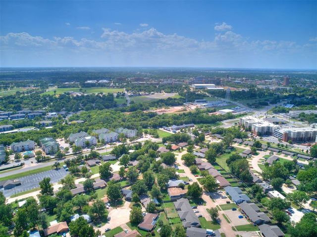 2202 Louise Lane, Norman, OK 73071