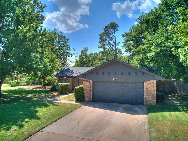 2202 Louise Lane, Norman, OK 73071