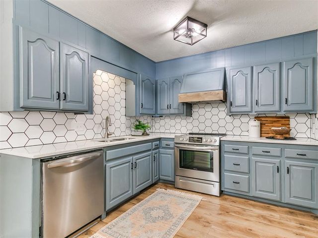 2202 Louise Lane, Norman, OK 73071