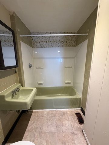 90 Bacon Steet 1, Waltham, MA 02451