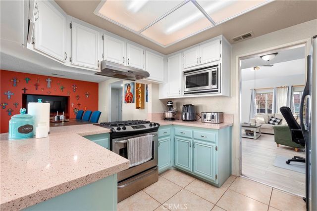 2047 Westminster, Palmdale, CA 93550