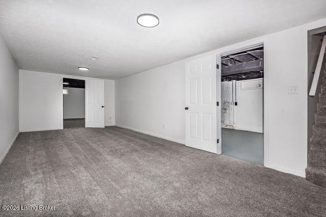124 Harpers Ferry Rd, Louisville, KY 40214