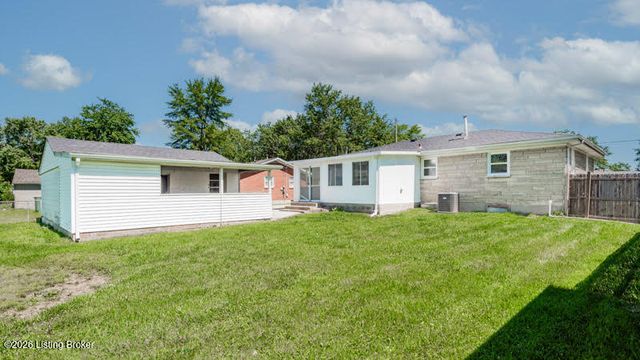124 Harpers Ferry Rd, Louisville, KY 40214