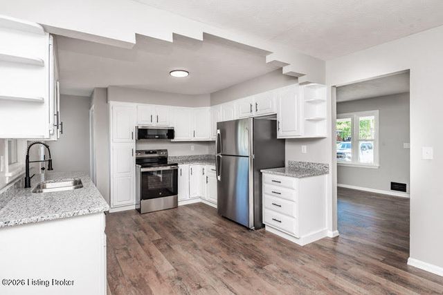 124 Harpers Ferry Rd, Louisville, KY 40214