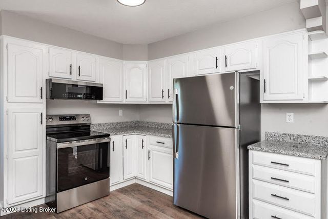 124 Harpers Ferry Rd, Louisville, KY 40214