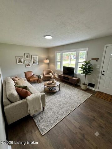 124 Harpers Ferry Rd, Louisville, KY 40214