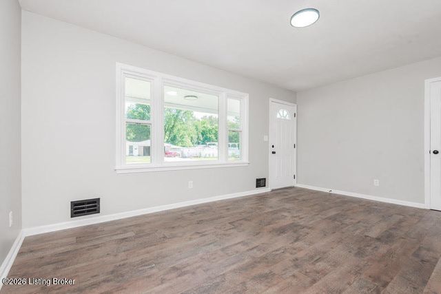 124 Harpers Ferry Rd, Louisville, KY 40214