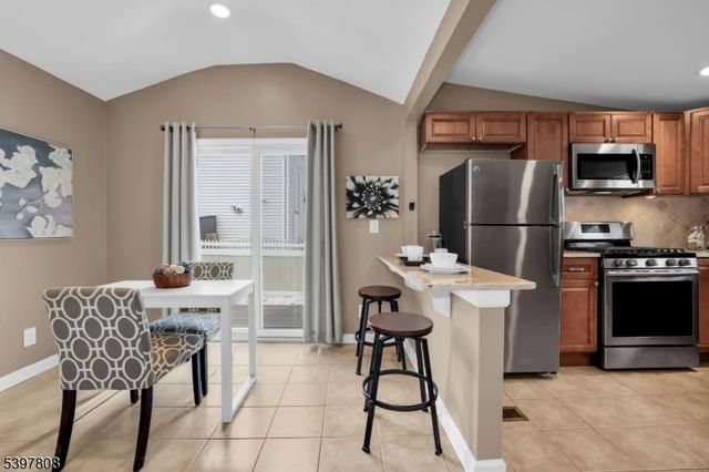 193 JACKSONVILLE DR., Parsippany-troy Hills Twp., NJ 07054