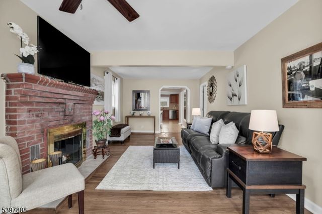 193 JACKSONVILLE DR., Parsippany-troy Hills Twp., NJ 07054