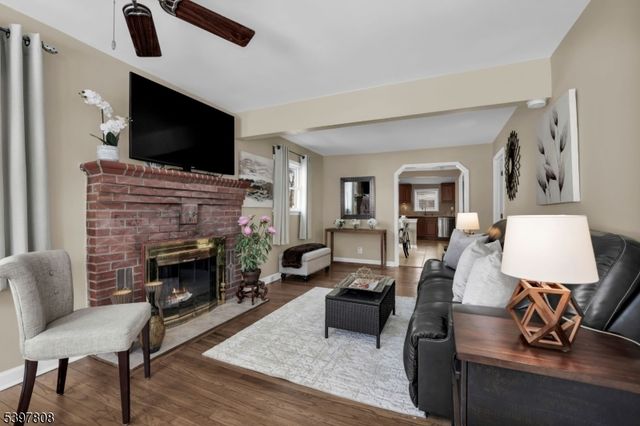 193 JACKSONVILLE DR., Parsippany-troy Hills Twp., NJ 07054