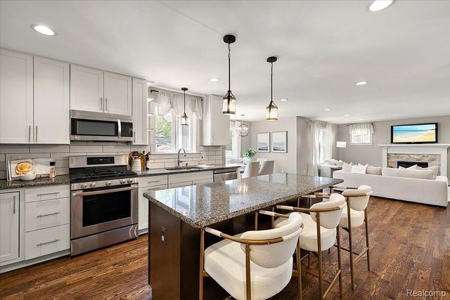 4253 Mandalay Avenue, Royal Oak, MI 48073