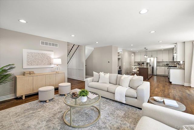 4253 Mandalay Avenue, Royal Oak, MI 48073