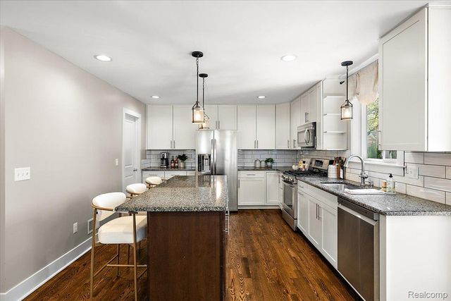 4253 Mandalay Avenue, Royal Oak, MI 48073