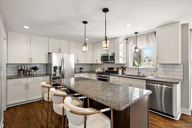 4253 Mandalay Avenue, Royal Oak, MI 48073