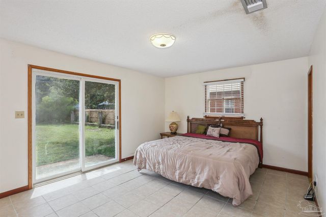 6 Pueblo Dr, Pensacola, FL 32507