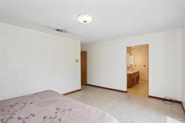 6 Pueblo Dr, Pensacola, FL 32507
