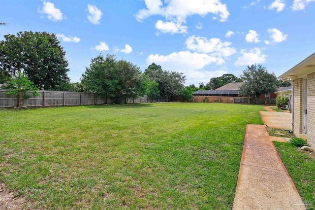 6 Pueblo Dr, Pensacola, FL 32507