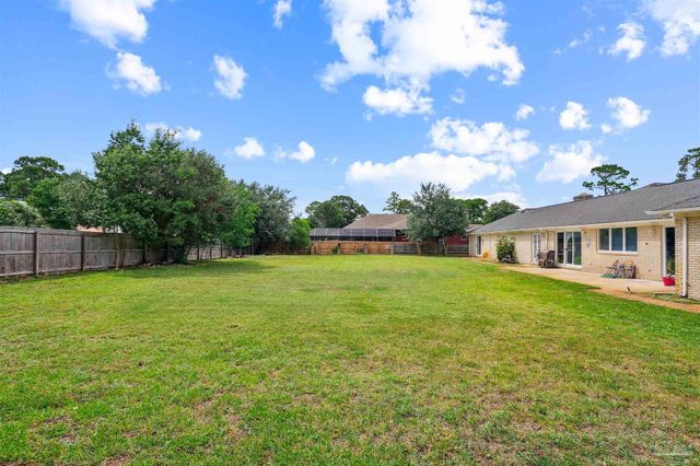 6 Pueblo Dr, Pensacola, FL 32507
