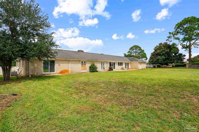 6 Pueblo Dr, Pensacola, FL 32507
