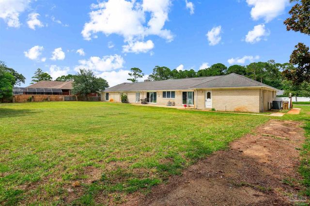 6 Pueblo Dr, Pensacola, FL 32507