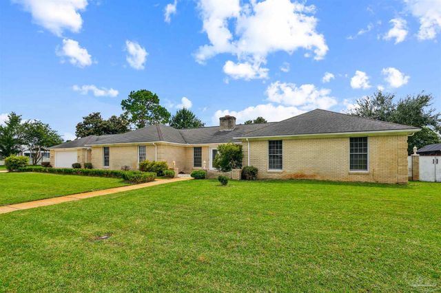 6 Pueblo Dr, Pensacola, FL 32507