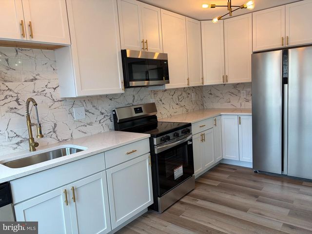 10 WINDBLUFF CT, Owings Mills, MD 21117