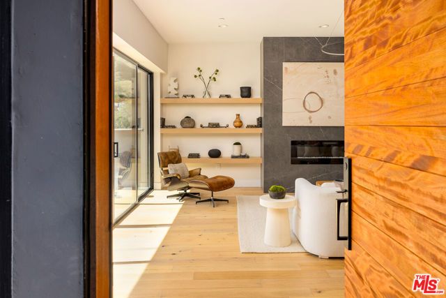 512 Rustic Drive, Los Angeles, CA 90065