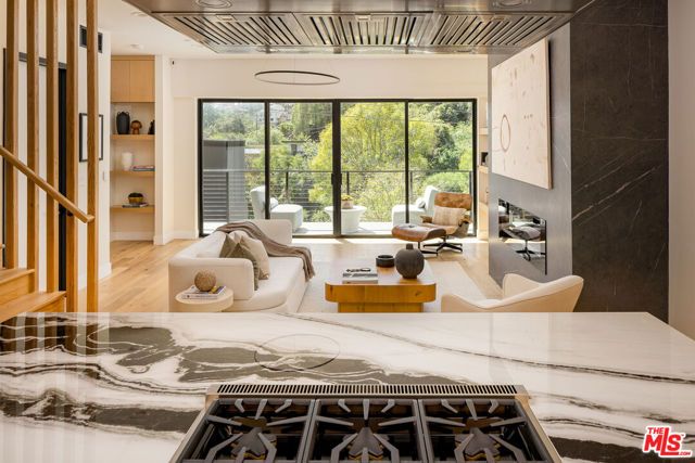 512 Rustic Drive, Los Angeles, CA 90065