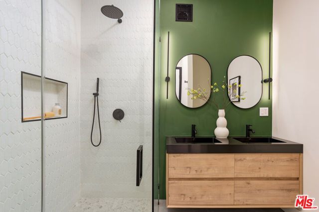 512 Rustic Drive, Los Angeles, CA 90065