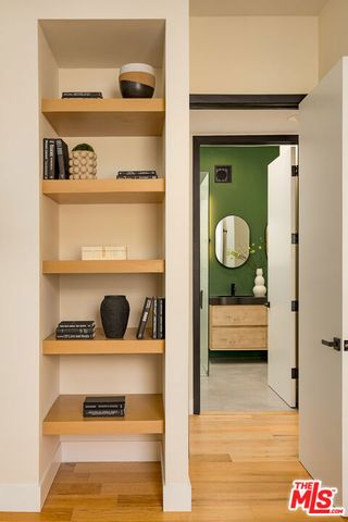 512 Rustic Drive, Los Angeles, CA 90065