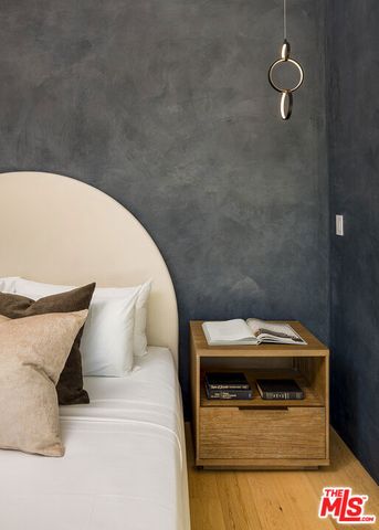 512 Rustic Drive, Los Angeles, CA 90065