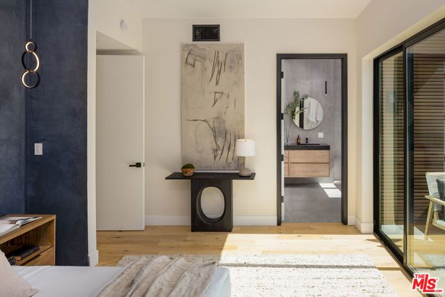 512 Rustic Drive, Los Angeles, CA 90065