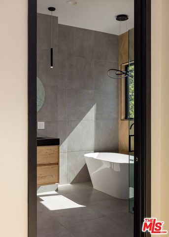 512 Rustic Drive, Los Angeles, CA 90065