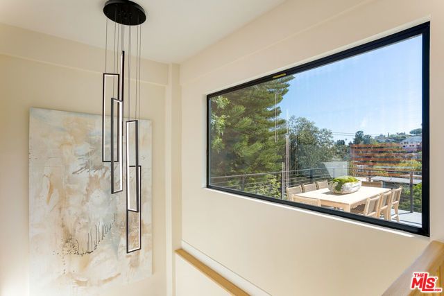 512 Rustic Drive, Los Angeles, CA 90065