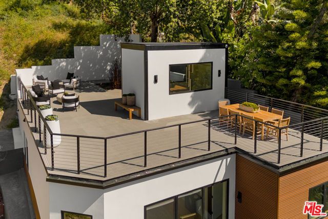 512 Rustic Drive, Los Angeles, CA 90065