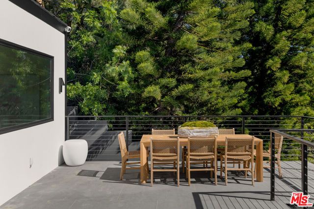 512 Rustic Drive, Los Angeles, CA 90065