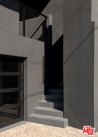 512 Rustic Drive, Los Angeles, CA 90065