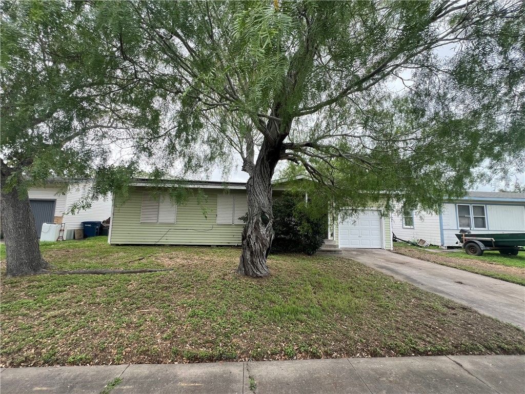 921 Ronald Dr, Corpus Christi, TX 78412