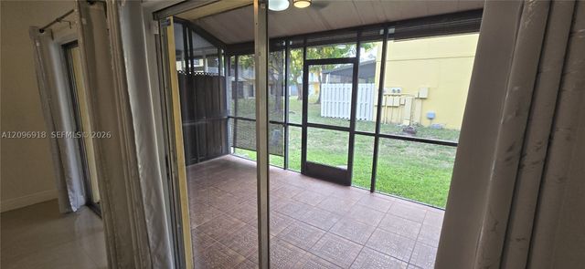 8350 SW 154th Ave 6, Miami, FL 33193