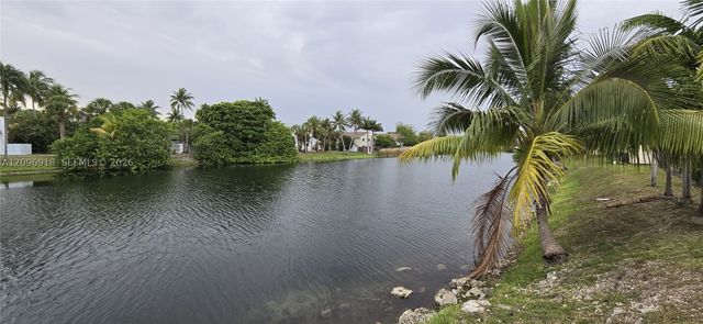 8350 SW 154th Ave 6, Miami, FL 33193