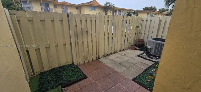 8350 SW 154th Ave 6, Miami, FL 33193