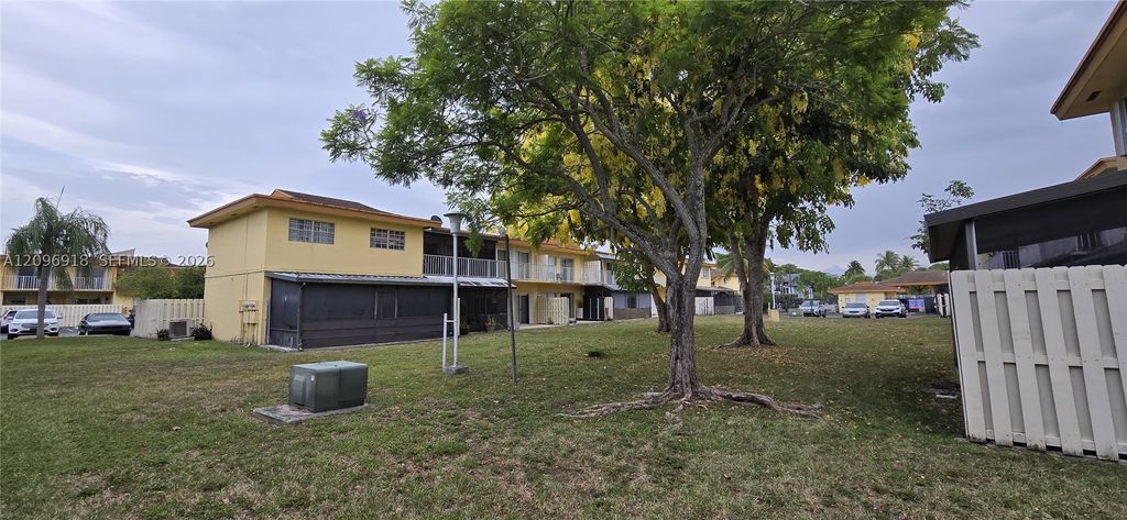 8350 SW 154th Ave 6, Miami, FL 33193