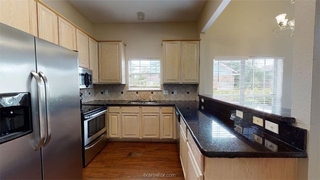 1621 Park Place, College Station, TX 77840